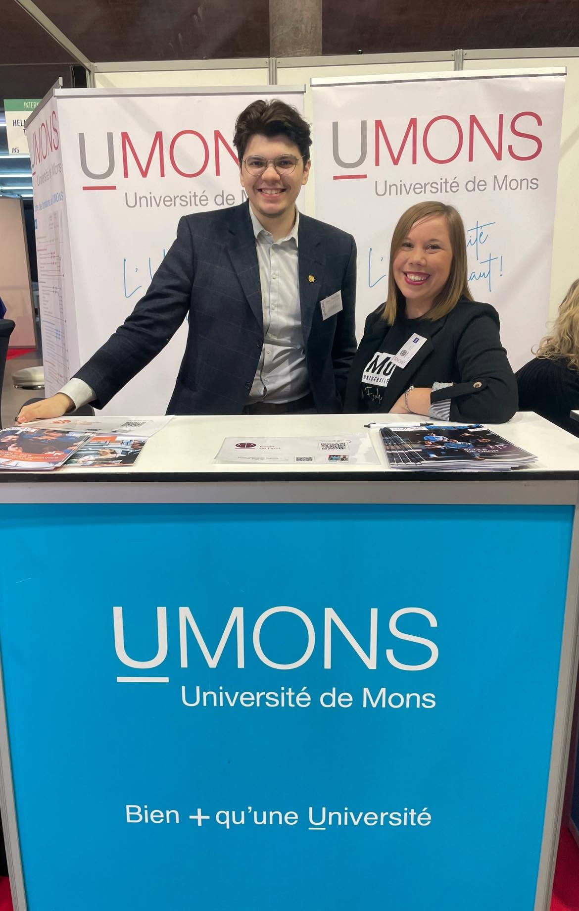 Sur le stand de l’UMONS